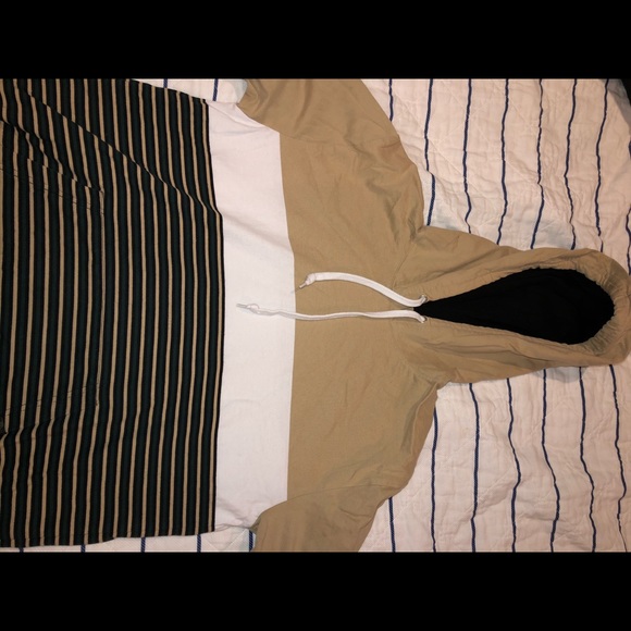 Pullover - Picture 1 of 2